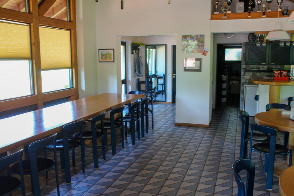 Unser Clubhaus bietet genug Platz.